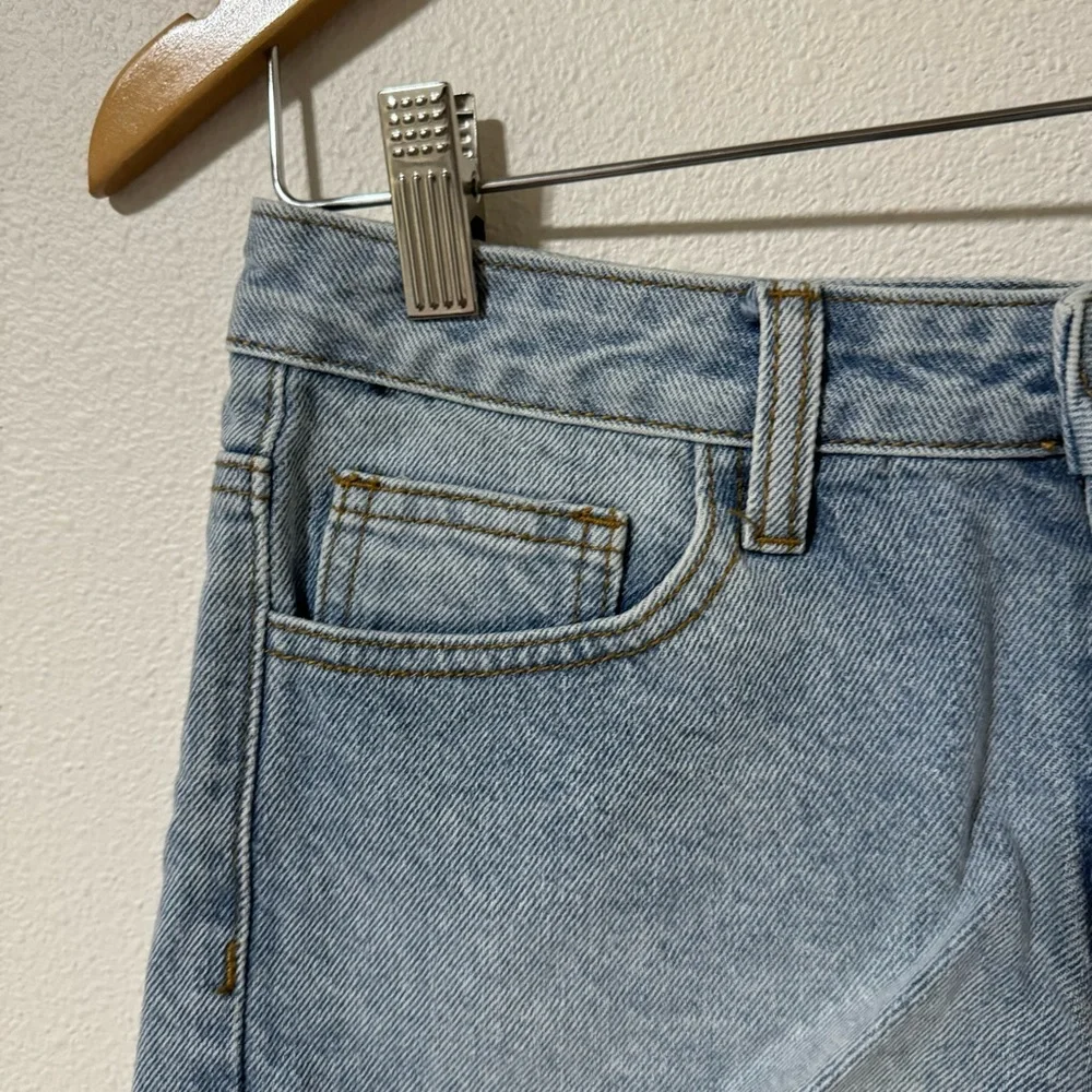 Brandy Melville John Galt Low Rise Denim Jean Short Light Wash Frayed Hem-Medium
